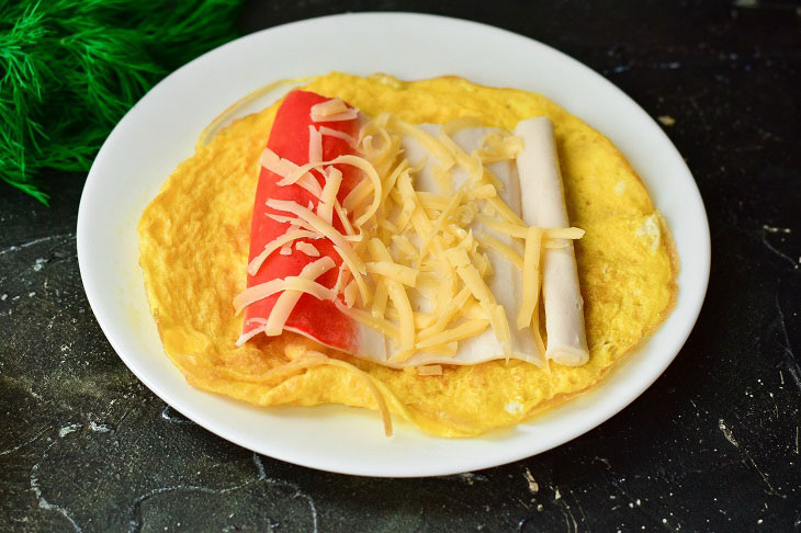 Egg rolls with crab sticks - a beautiful and original appetizer