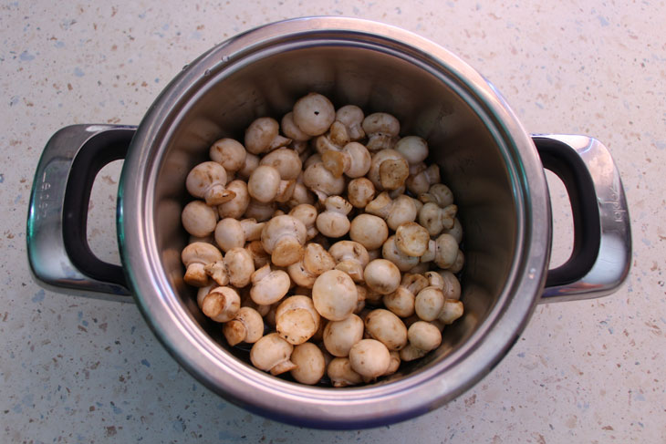 Pickled Mushrooms - A Quick and Easy Recipe in 10 Minutes