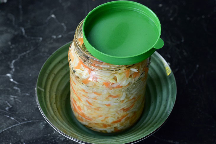 Sauerkraut in its own juice - crispy and very tasty