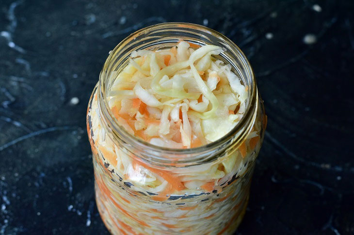 Sauerkraut in its own juice - crispy and very tasty