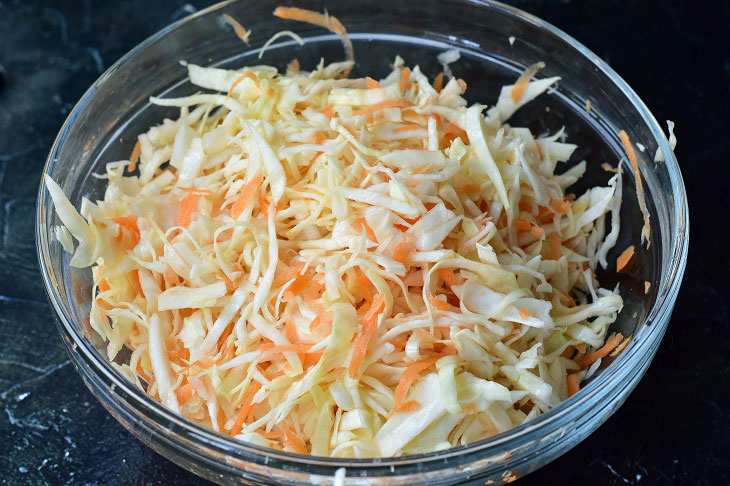 Sauerkraut in its own juice - crispy and very tasty