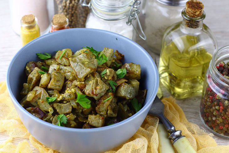 Eggplant fried like mushrooms with onions - they turn out hearty and tasty