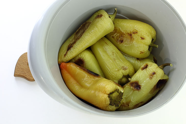 Pickled sweet peppers - a fragrant cold appetizer
