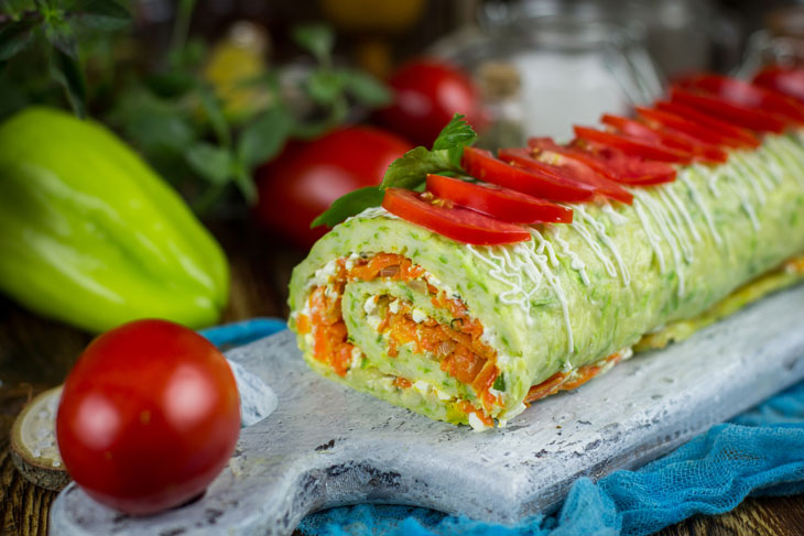 Zucchini roll with carrots and onions - a very beautiful appetizer