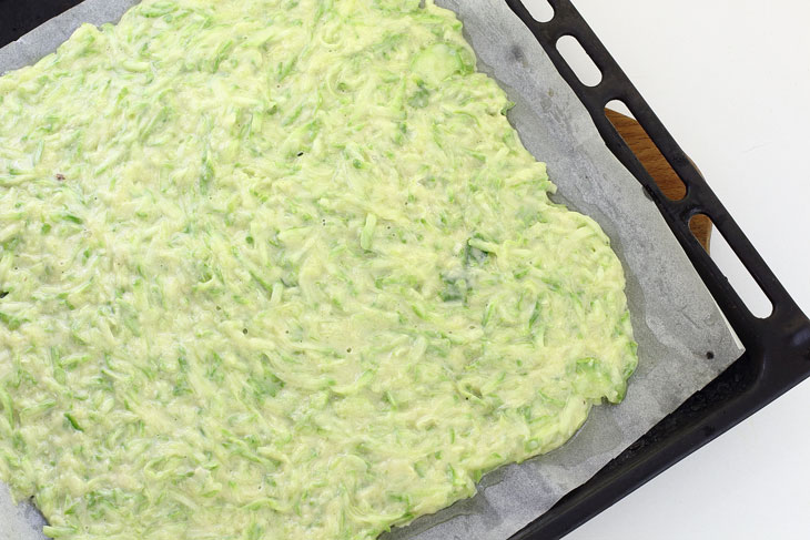 Zucchini roll with carrots and onions - a very beautiful appetizer