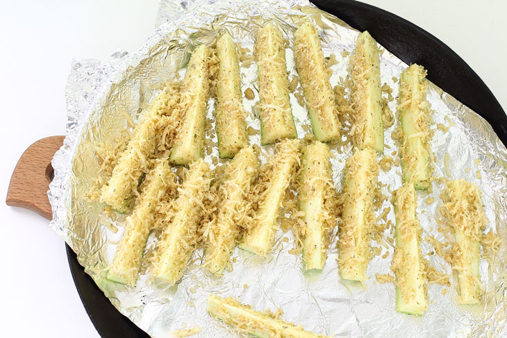 Crispy breaded zucchini sticks - a simple recipe from affordable products