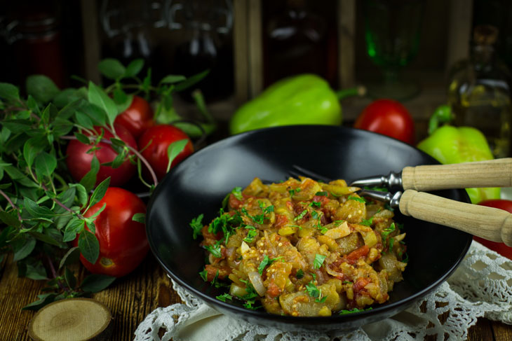 Appetizing fried eggplant caviar - step by step recipe with photo