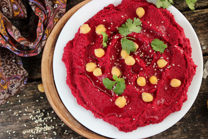 Chickpea hummus with beets - an unusual taste and a fantastically beautiful color