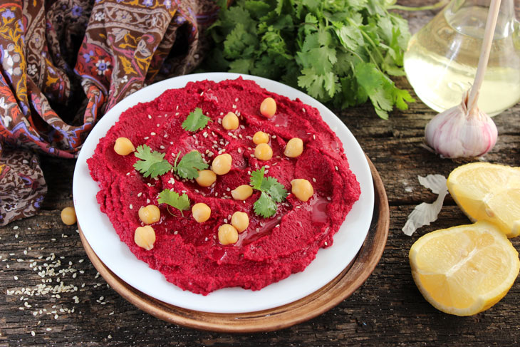 Chickpea hummus with beets - an unusual taste and a fantastically beautiful color