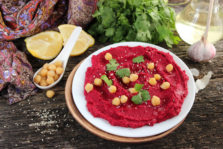 Chickpea hummus with beets - an unusual taste and a fantastically beautiful color