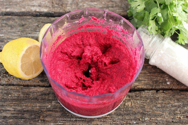 Chickpea hummus with beets - an unusual taste and a fantastically beautiful color