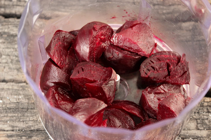 Chickpea hummus with beets - an unusual taste and a fantastically beautiful color