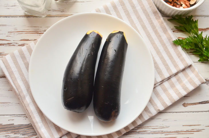 Baked eggplant with cheese and walnuts - an incomparable taste