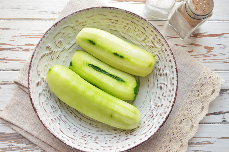 Cucumbers in a spicy marinade - a great savory snack