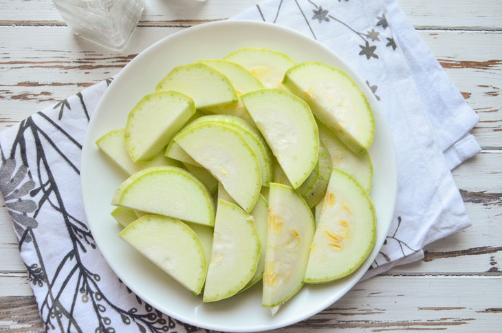 Zucchini "Spark" - a delicious snack without the hassle