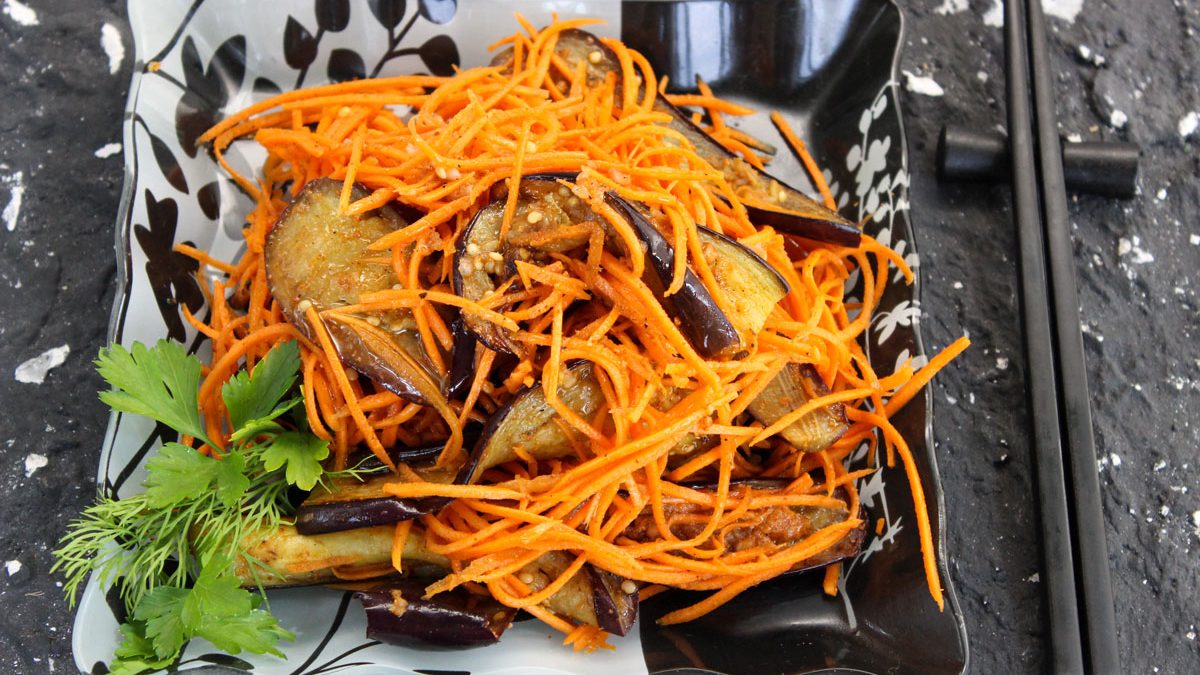 Be sure to try Korean-style eggplant – spicy and smell amazingly delicious