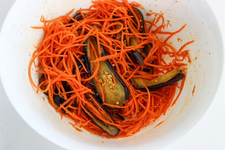 Be sure to try Korean-style eggplant - spicy and smell amazingly delicious