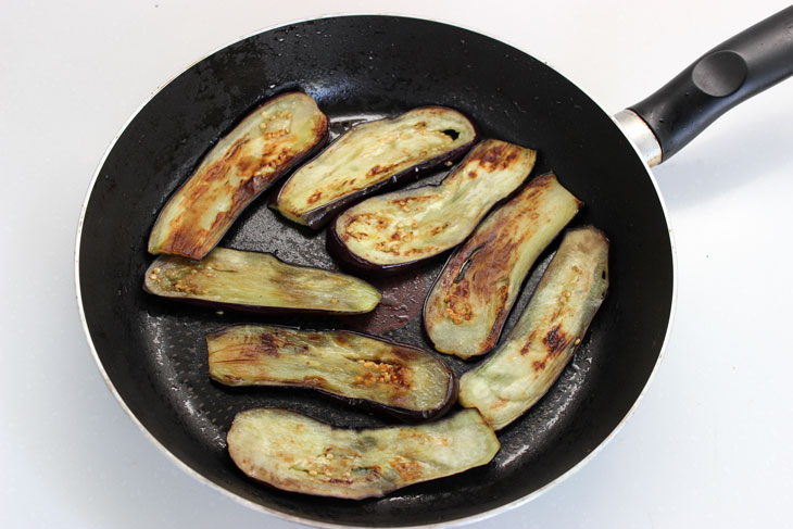 Be sure to try Korean-style eggplant - spicy and smell amazingly delicious