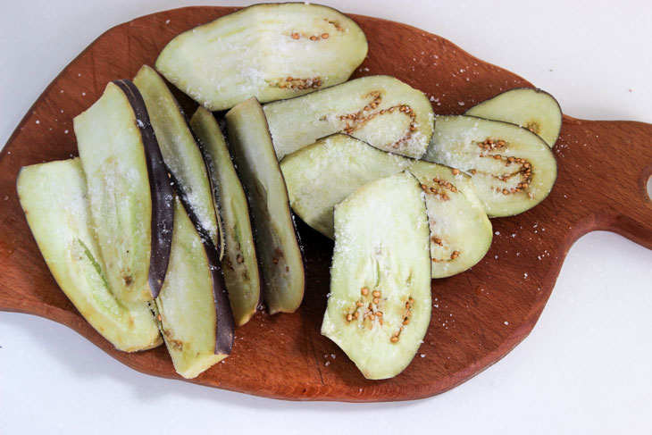 Be sure to try Korean-style eggplant - spicy and smell amazingly delicious