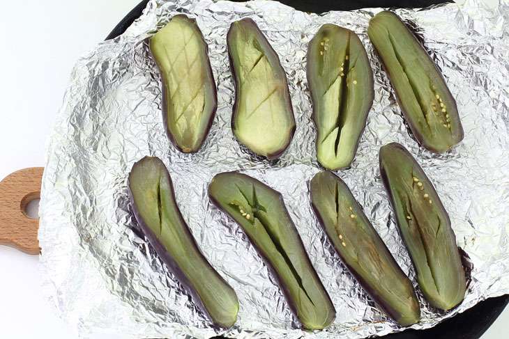 Eggplant baked in the oven with cheese - soft and juicy with a crispy crust