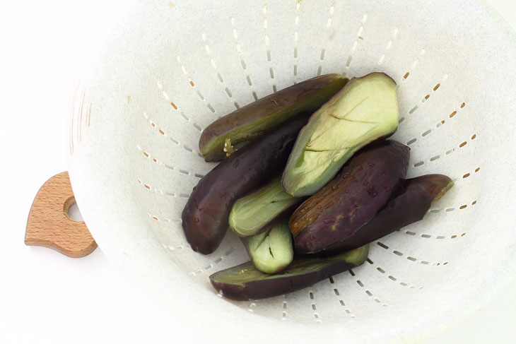 Eggplant baked in the oven with cheese - soft and juicy with a crispy crust