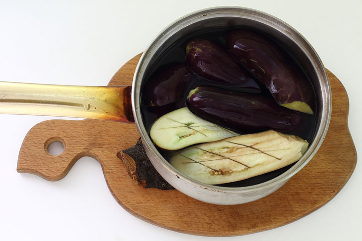 Eggplant baked in the oven with cheese - soft and juicy with a crispy crust