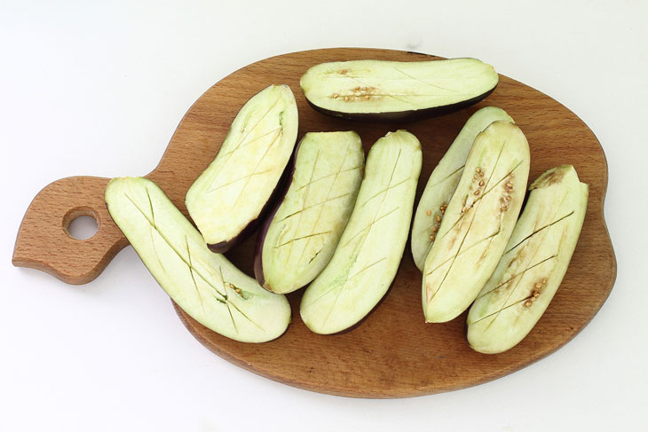 Eggplant baked in the oven with cheese - soft and juicy with a crispy crust