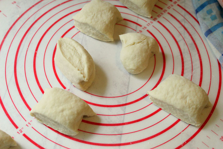 Cakes with cottage cheese and herbs in sour milk - fragrant and satisfying