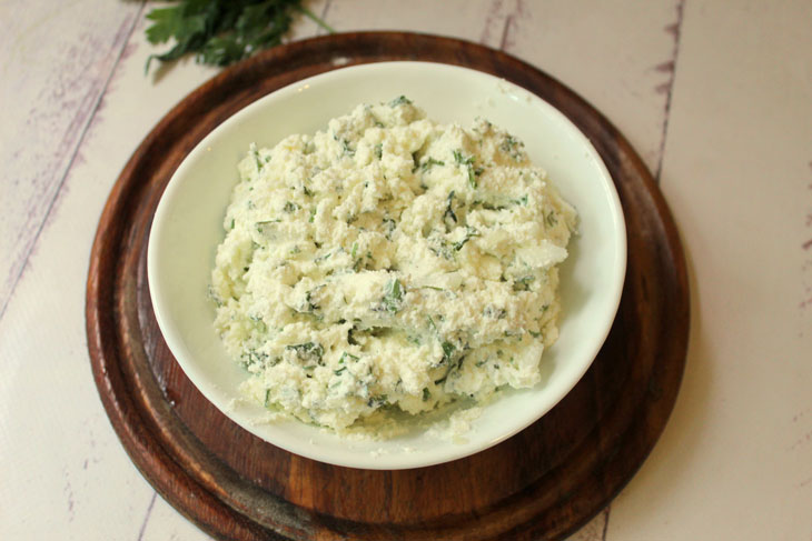 Cakes with cottage cheese and herbs in sour milk - fragrant and satisfying