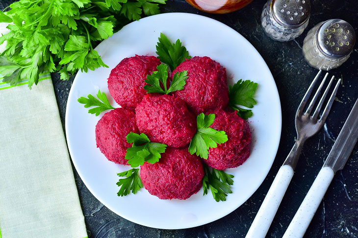 Beetroot balls with herring - original, festive and beautiful