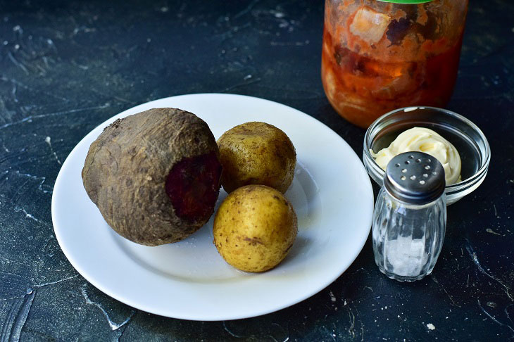 Beetroot balls with herring - original, festive and beautiful