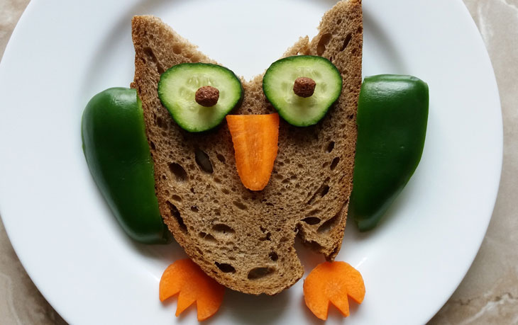 How to make an owl out of bread and vegetables - an interesting culinary craft in 10 minutes