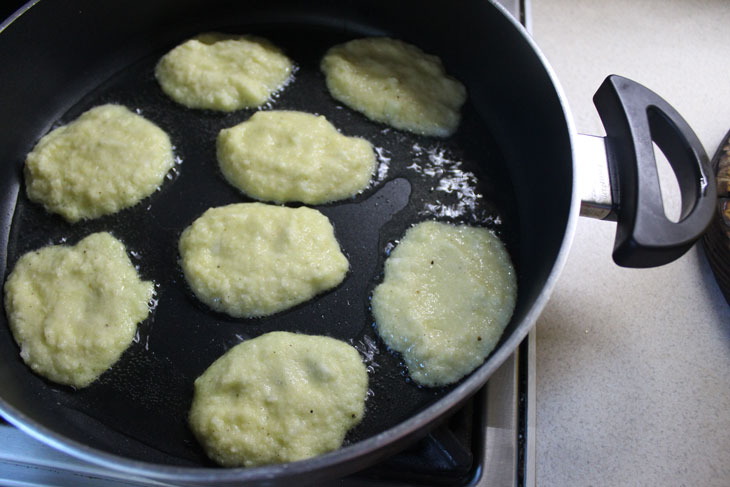 Ukrainian potato pancakes - this appetizer won the hearts of many gourmets