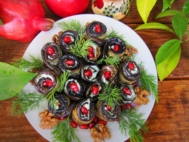 Eggplant rolls with cottage cheese - they turn out very tasty and unusual