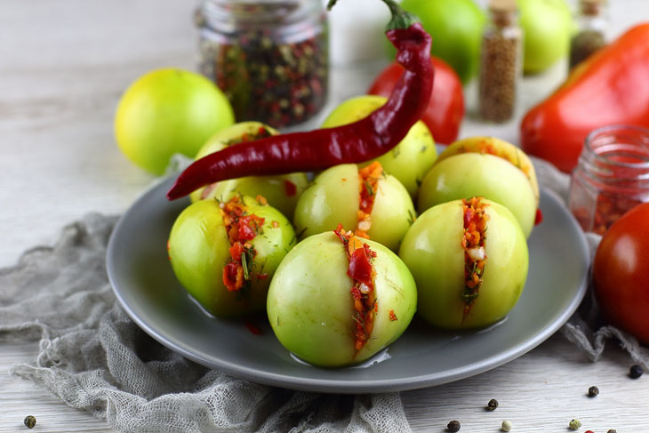 Pickled stuffed green tomatoes - a recipe for lovers of pickles