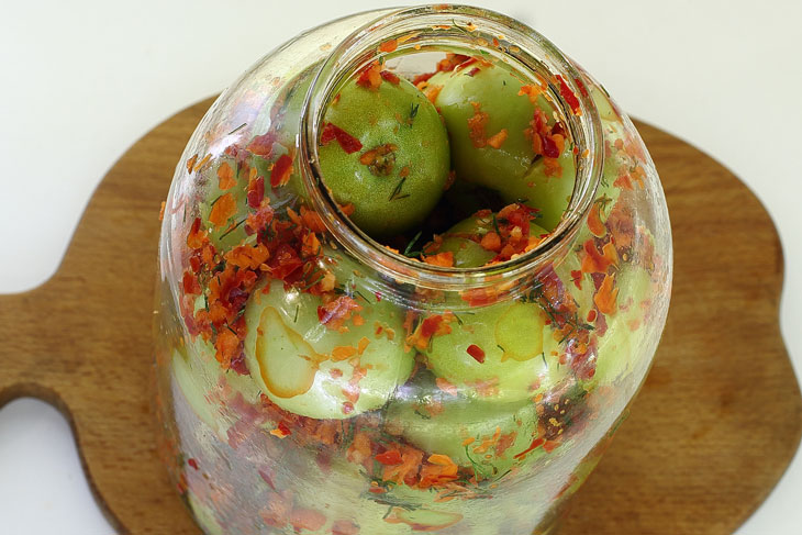 Pickled stuffed green tomatoes - a recipe for lovers of pickles