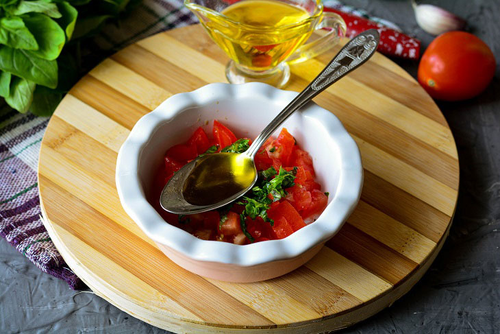 Bruschetta with tomatoes, garlic and basil - beautiful and tasty