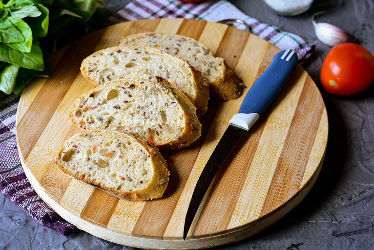 Bruschetta with tomatoes, garlic and basil - beautiful and tasty