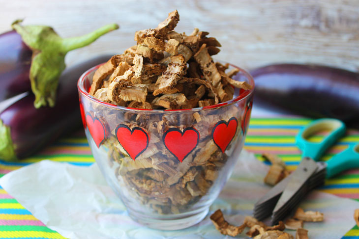 Dried eggplants are an easy and inexpensive way to save for the winter.