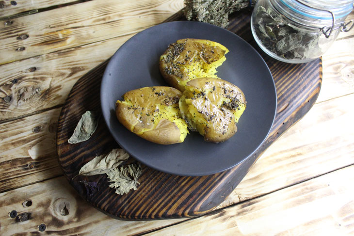 Italian-style potatoes in the oven - the perfect side dish for dinner