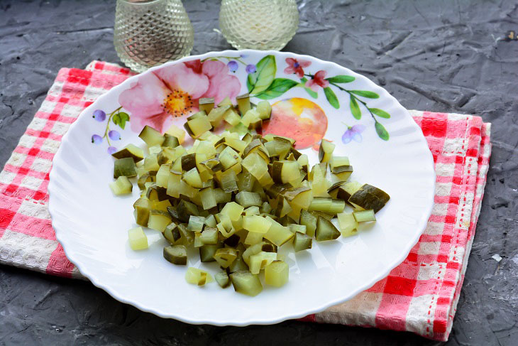 Estonian salad "Rosolje" - delicious and festive