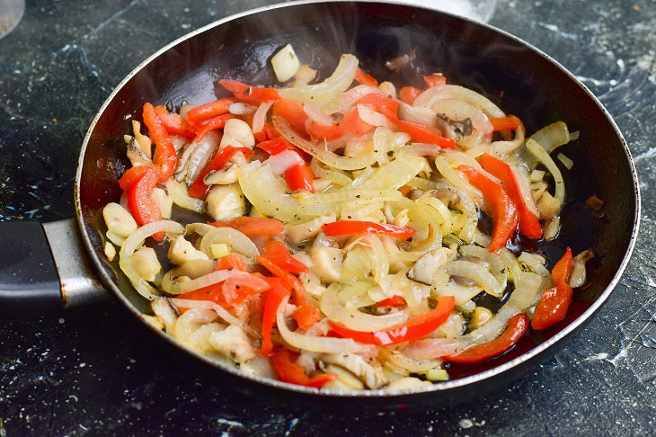 Salad "Athena" with mushrooms - original and appetizing