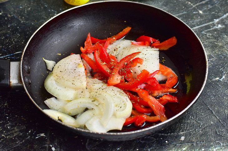 Salad "Athena" with mushrooms - original and appetizing