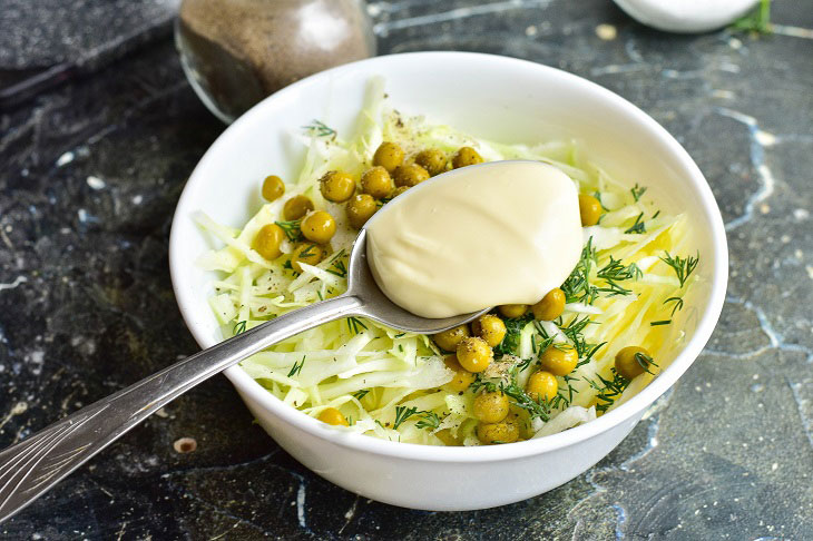 Salad "Gulistan" from young cabbage - a delicious spring recipe