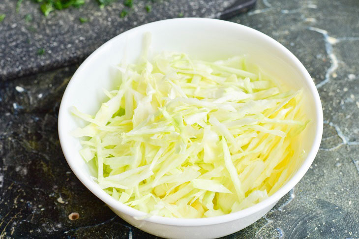 Salad "Gulistan" from young cabbage - a delicious spring recipe