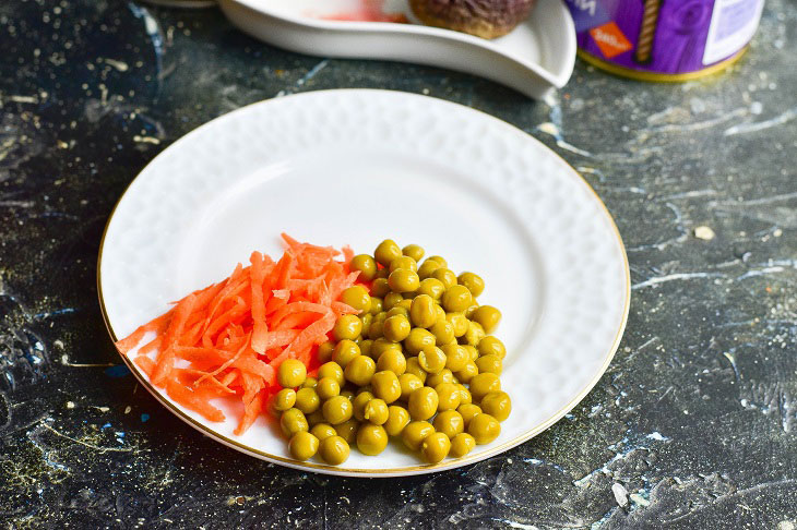 Salad "Garden" - bright and quite healthy