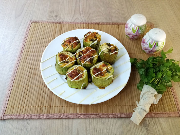 Zucchini barrels with cheese and herbs - a step by step recipe with a photo