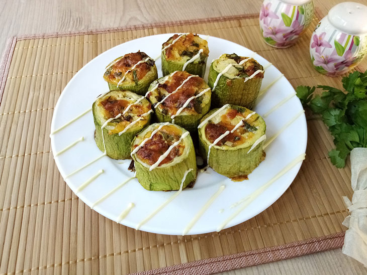 Zucchini barrels with cheese and herbs - a step by step recipe with a photo