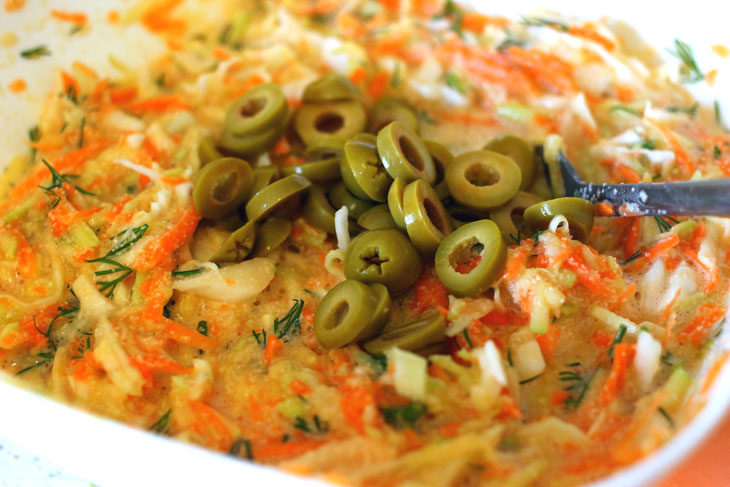 Vegetable pancakes with Adyghe cheese and olives - low-calorie and tasty