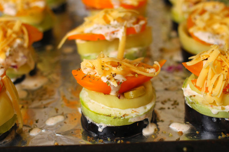 Vegetable turrets with cheese in the oven - an interesting summer recipe